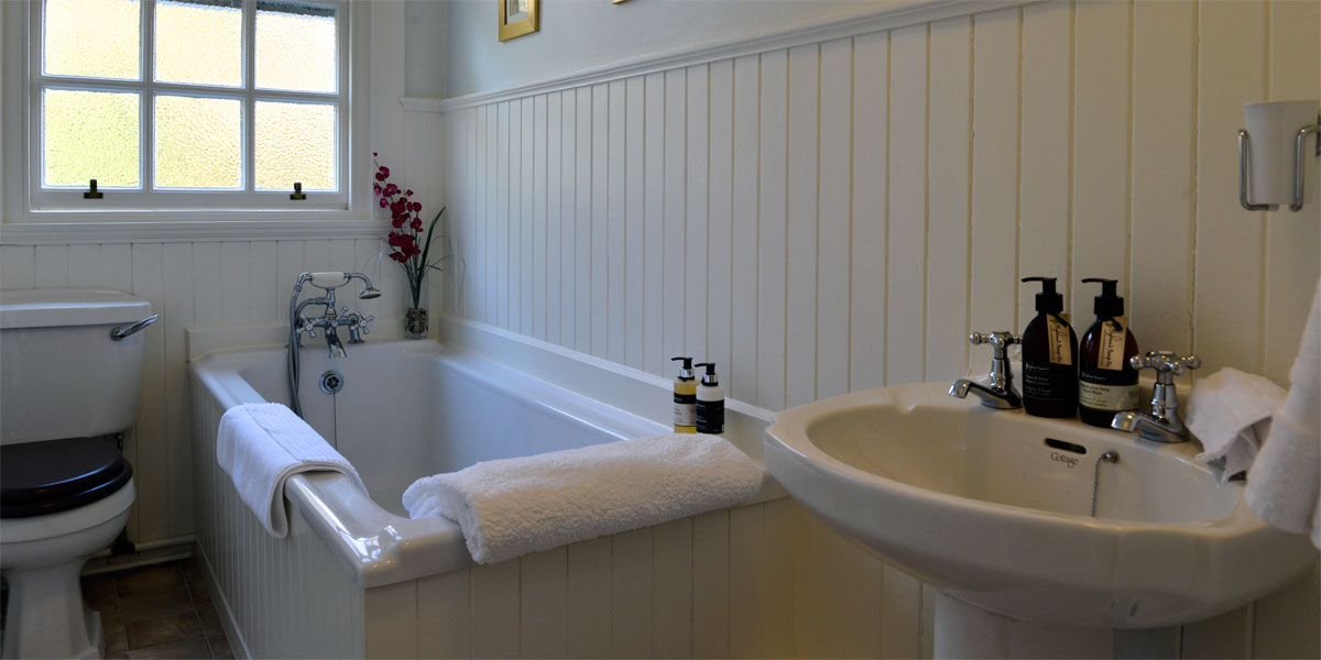 Squirrel Cottage Bathroom